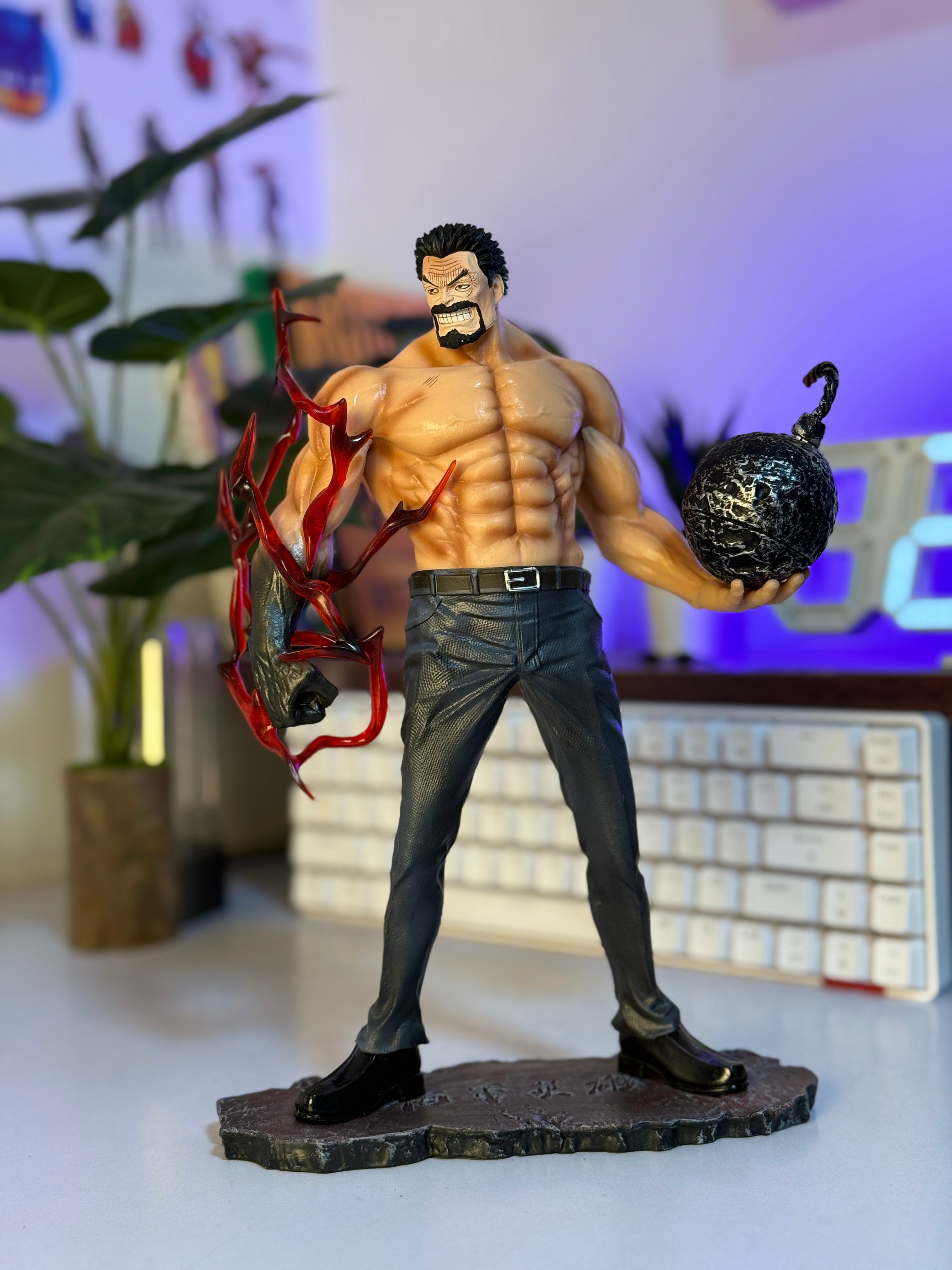 28 cm Garp-Inspired Marine Hero Action Figure – Power Punch & Bomb Effect Collectible Statue | Action Nook