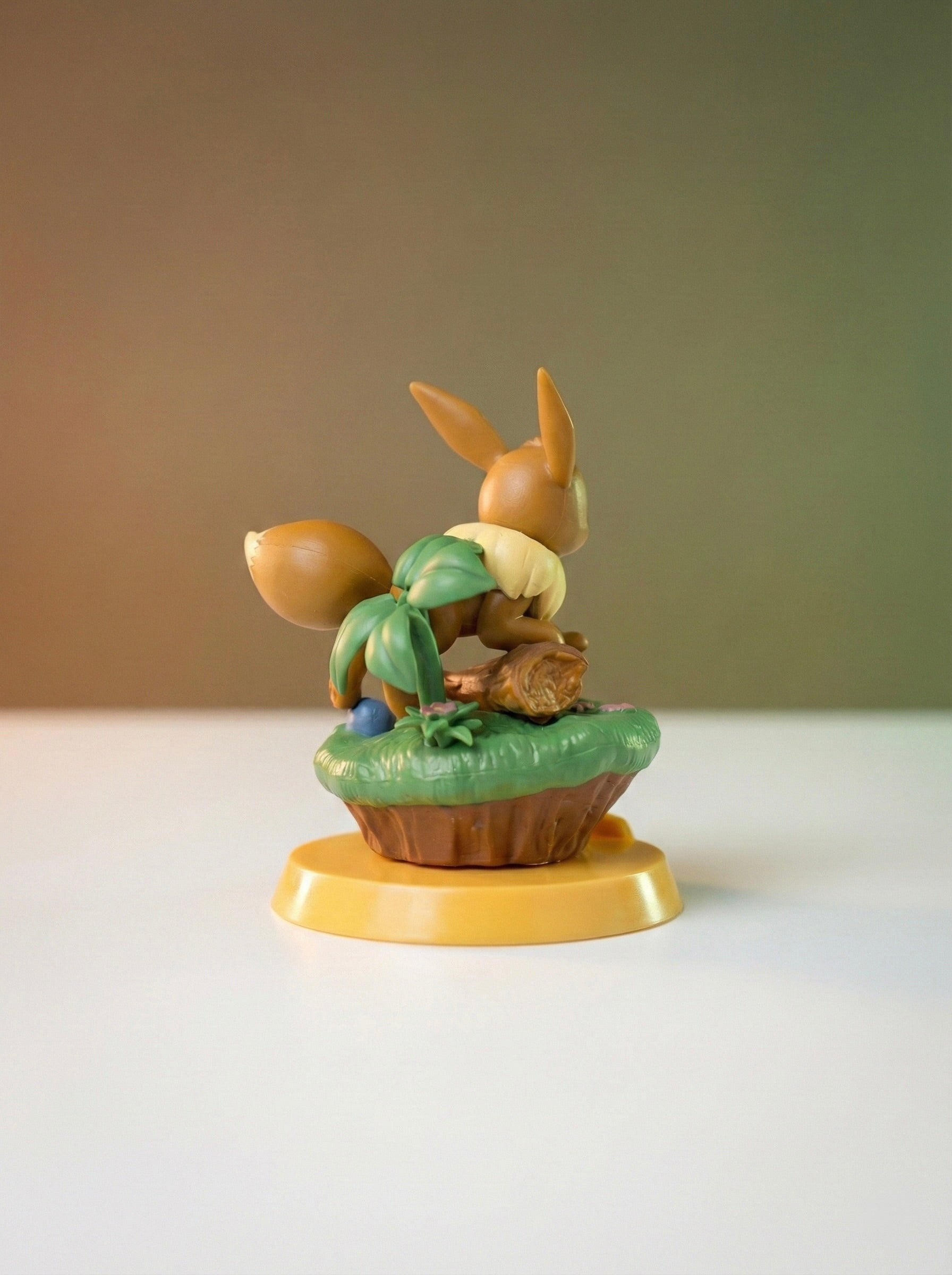 Pokémon Eevee Mini Action Figure – 12 cm Collectible Display Model